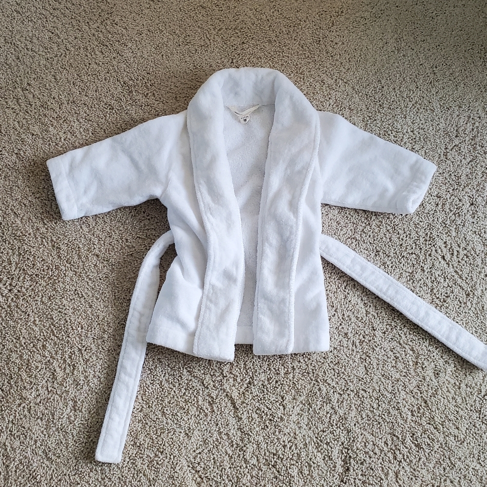 BURT'S BEES BABY White Robe size 0-9 months